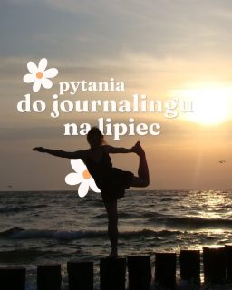 📝 Chcesz pisać dziennik, ale kompletnie nie wiesz, o czym? ⤵️Masz dwie opcje:1️⃣ możesz nie pisać – pustka w głowie jest czasem normalna i może zamiast pisania, lepiej zrobi Ci poczytanie czegoś ciekawego?2️⃣ możesz wykorzystać gotowe prompty do journalingu (czyli innymi słowy: pytania do dziennika) – takie jak chociażby te w poście!Sama z tych pytań korzystam i odpowiadam sobie na jedno dziennie każdego dnia. Dołączysz?Możesz odpowiedzieć na to w komentarzu: jakimi pięcioma słowami byś siebie samą opisała. Daj znać w komentarzu, będziemy mogły poznać się lepiej!➡️ Moje słowa to: kreatywna, trochę roztrzepana, odpowiedzialna, ambitna.Twoja kolej!Jeśli będziesz odpowiadać na te pytania u siebie w dzienniku – udostępnij ten post u siebie na Stories lub repostuj go – nie dość, że pochwalisz się znajomym, że bierzesz udział w takim fajnym wyzwaniu, to jeszcze sprawisz, że serce mi urośnie z wdzięczności. To mamy deal? 🧡Na blogu zaplanujrownowage.pl możesz pobrać grafikę ze wszystkimi pytaniami!Psst! Chcesz więcej takich postów? Skomentuj, zapisz, udostępnij u siebie (albo chociaż repostuj) 🧡Dziękuję, że jesteś 🤗🥰Pytania do pisania dziennika | pytania do journalingu | prompty do journalingu