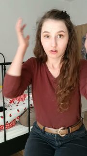 🚨 Mam dwie sprawy:1️⃣ Z którym z tych czynników masz największy problem? Daj znać, a ja przygotuję post, w którym postaram się Ci pomóc 🧡2️⃣ Już niedługo (wiem, że ciągle to powtarzam, ale czas tak szybko płynie… ale naprawdę już bliżej niż dalej) do sprzedaży trafi mój e-book Zwolnij, w którym pokażę Ci, jak możesz o to wszystko zadbać, żeby poczuć się lepiej – mniej zmęczona i o wiele spokojniejsza. Sama korzystam z tego, co napisałam i tym bardziej nie mogę się doczekać, aż Zwolnij trafi w Twoje ręce.Czekasz? ⏰