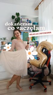 Aktualnie na liście: 30 zaczętych rzeczy 😱Zrealizowane: 6 ⤵️1️⃣ Przeczytałam „Psychologię” od nr 1/2026 (czekała tylko pół roku!)2️⃣ I jeszcze „Psychologię” 2/2026 – ogólnie to jedyne czasopismo, które czytam i które uwielbiam. Fajnie się sprawdza, gdy nie mam ochoty na książkę, bo artykuł można przeczytać w kilka minut (a przynajmniej nie scrolluję)3️⃣ Złożyłam wniosek na legitymację osoby z niepełnosprawnością dla syna (zajęło mi to niecały miesiąc!)4️⃣ Zrobiłam dwa naczynia z gliny (kubek na kredki i miseczkę na niektóre kosmetyki do makijażu)5️⃣ i 6️⃣ Przejrzałam rzeczy, zorganizowałam i porządnie posprzątałam kuchnię i łazienkę.Udało mi się to, bo… miałam tydzień urlopu i znacznie więcej czasu. Wiem, że kolejne projekty będę kończyć wolniej, a są też takie, które wymagają dłuższej pracy, nawet kilku miesięcy, ale nie poddaję się. Chcę w końcu mieć „czystą kartkę”.Może do mnie dołączysz?Psst! Chcesz zobaczyć efekty moich działań? Zaobserwuj mnie @zaplanuj.rownowage bo pokazuję je nie tylko w postach, ale również na stories 🧡A jeśli się jeszcze nie znamy, to…📍 Dzień dobry! Tu Klaudia Jaroszewska Kotradii – inspiruję, edukuję i pokazuję, jak złapać równowagę w życiu✨ pracuję z kobietami, które chcą stworzyć wspierającą codzienność – taką, w której jest miejsce na coś więcej niż obowiązki i narzekanie✨ uczę wspierającego planowania czyli takiego, w którym jesteś człowiekiem i tak też siebie traktujesz, czyli najpierw rozmawiasz sama ze sobą, a dopiero potem planujesz 🧡 bez ciągłego podkręcania produktywności✨ pokazuję, jak lepiej poznać samą siebie, żeby żyć lżej i przyjemniejWszystko, o czym mówię, przetestowałam na sobie (i często w trudnych okolicznościach, chociażby z dzieckiem w spektrum na pokładzie), bo jestem praktyczką – wolę działać, niż mówić o działaniu 🧡