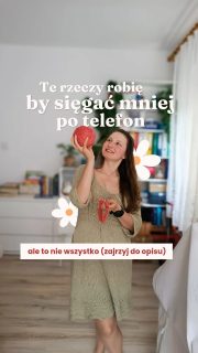 🚨 Zdajesz sobie sprawę z tego, że jest mnóstwo fajnych rzeczy do robienia, a i tak ciągle sięgasz po telefon i nie potrafisz przestać? ⤵️ Sama wiedza, co robić zamiast sięgania po telefon i scrollowania, nie wystarczy. Trzeba zacząć kilka kroków wcześniej, od pytania: ➡️ Dlaczego w ogóle sięgasz po telefon? Czy się nudzisz? Czy przeżywasz trudne emocje? Jesteś zmęczona? Odczuwasz napięcie? Brakuje Ci w życiu rozrywki? Gdy już dokopiesz się do przyczyny (która – stety-niestety – może się różnić nawet o różnych porach dnia) – możesz przejść dalej, czyli do ułatwienia sobie niesięgania po telefon (tudzież utrudnienia sobie sięgania po niego). Możesz: ➡️ chować go tak, żeby go nie widzieć ➡️ wyłączyć wszystkie powiadomienia ➡️ ustalić sobie limity korzystania z aplikacji A możesz też sięgnąć po e-book „Zwolnij” i zadbać o regulację napięcia, stresu, o spokojniejsze tempo życia i czerpanie z niego przyjemności. Wtedy ten telefon będzie mniej atrakcyjny. Zainteresowana? Skomentuj ZWALNIAM i zapisz się na listę zainteresowanych!
